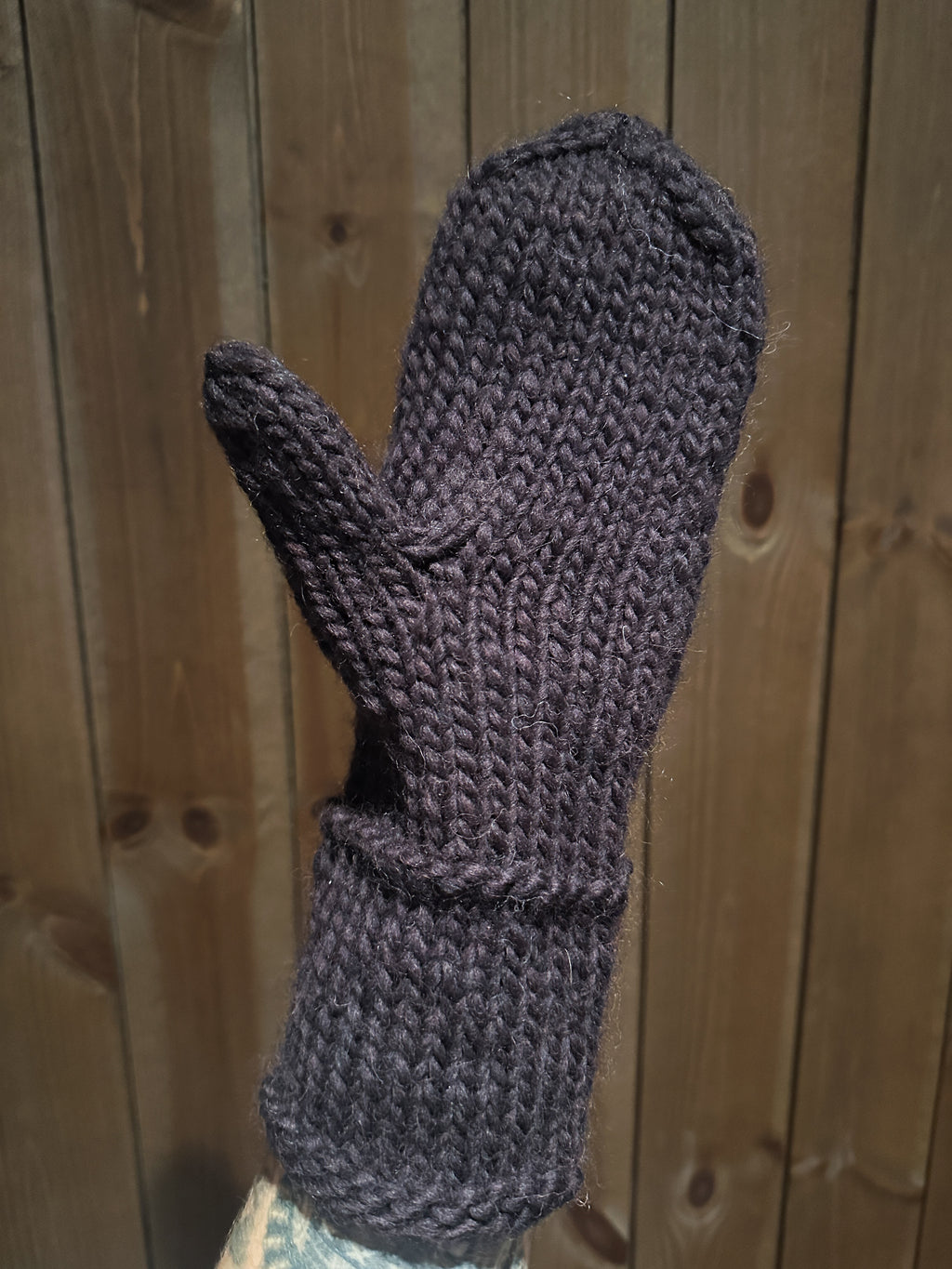 Ingrids enkle votter- ferdigstrikket