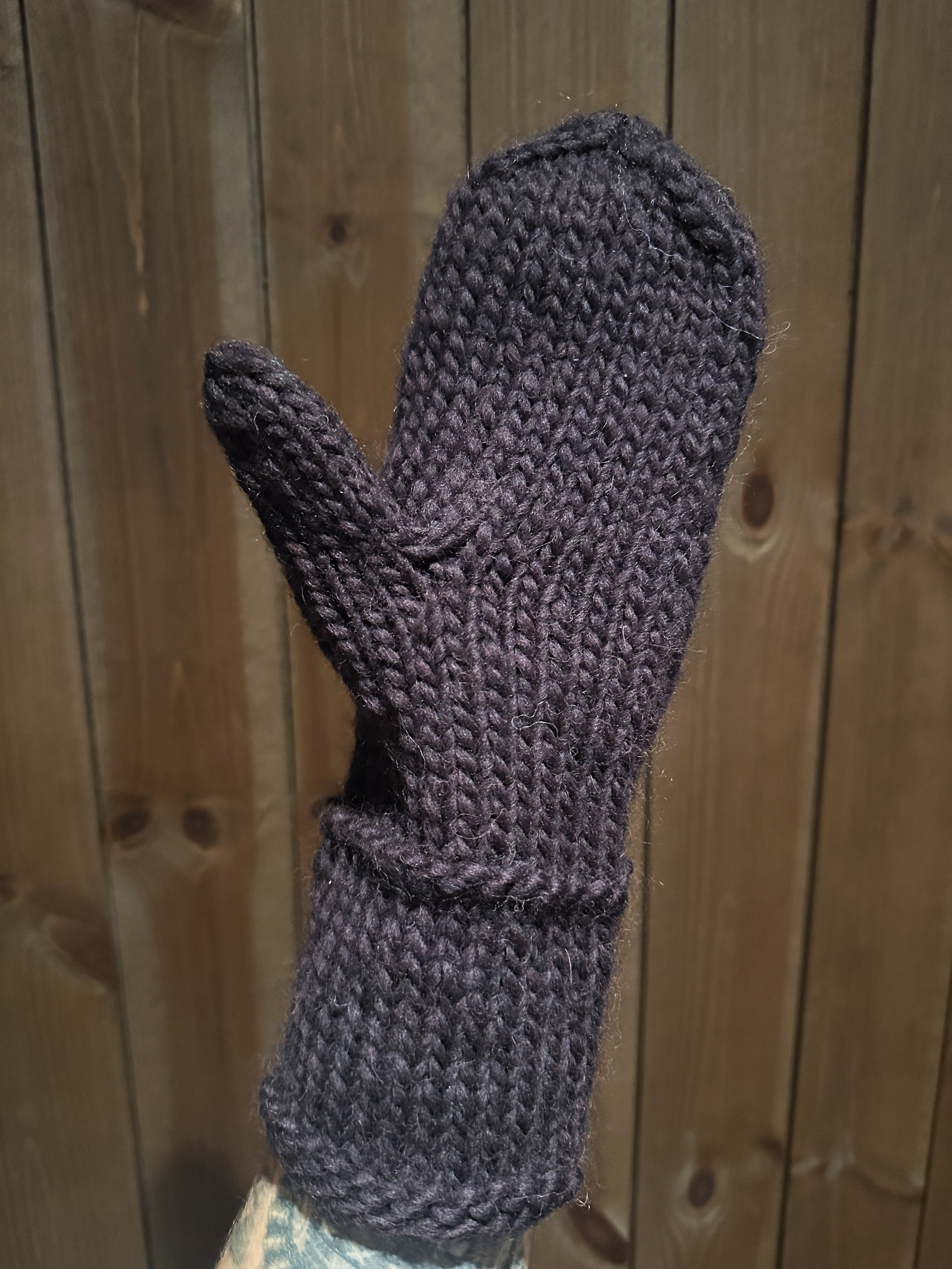 Ingrids enkle votter- ferdigstrikket