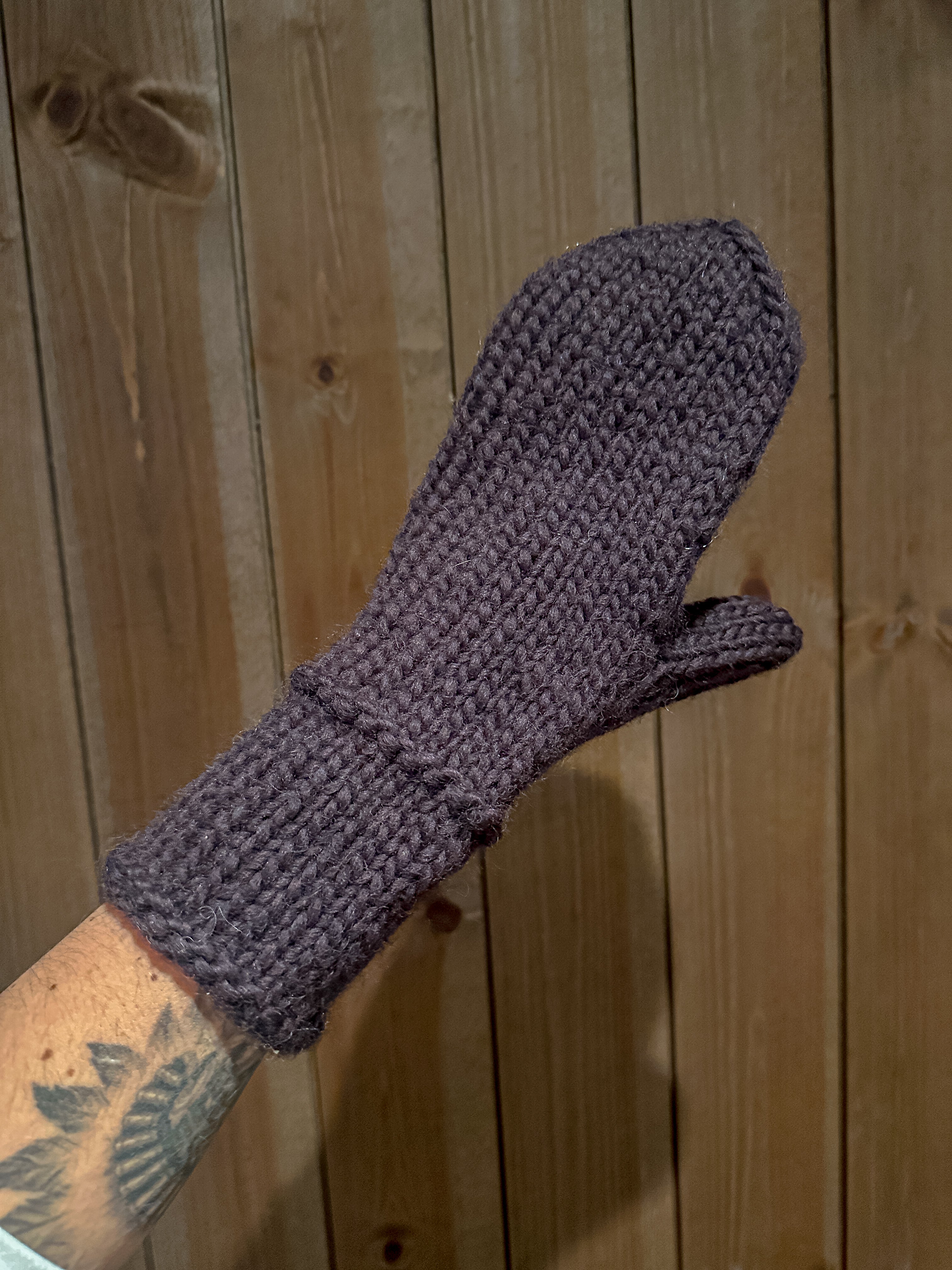 Ingrids enkle votter- ferdigstrikket